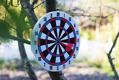 Things to consider when setting up your dartboard and playing darts outside